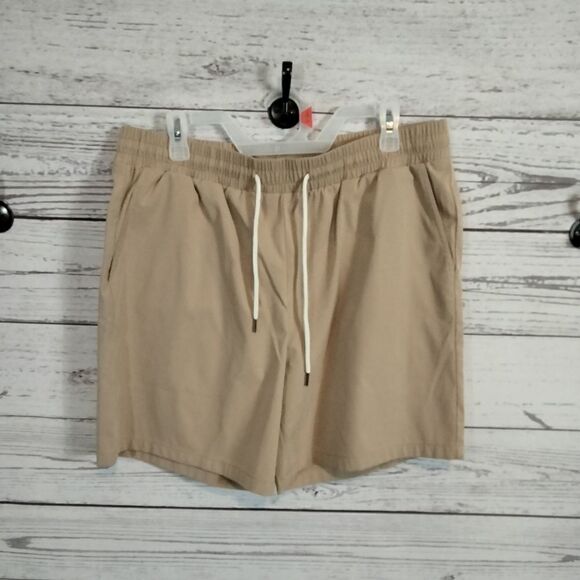 "Shein" woman's shorts   - Picture 1 of 8